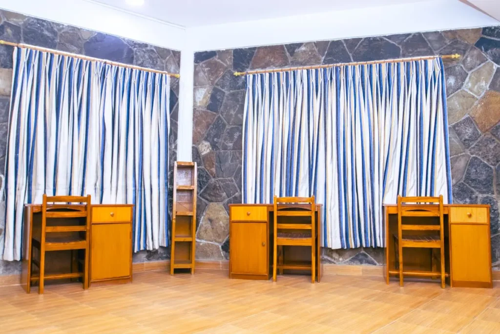 Reading Room at Roamers Inn